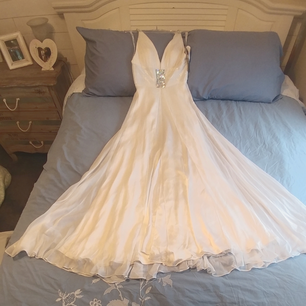 Wedding/ prom dress